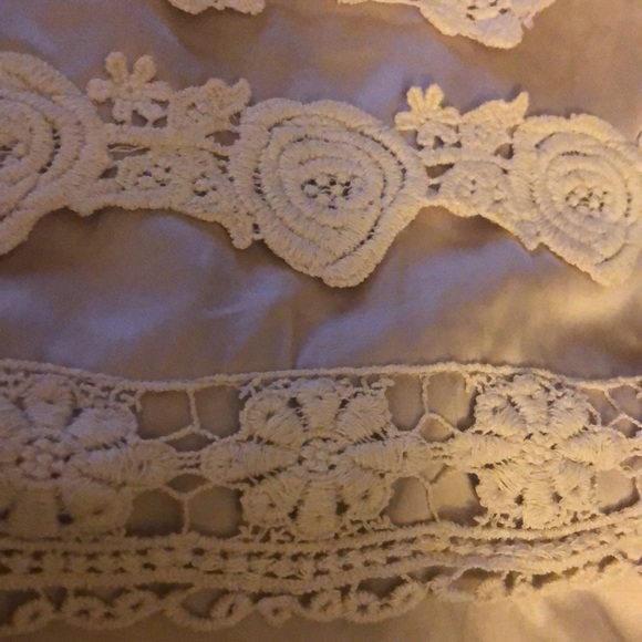 Beautiful satin and lace skirt - Picture 6 of 8